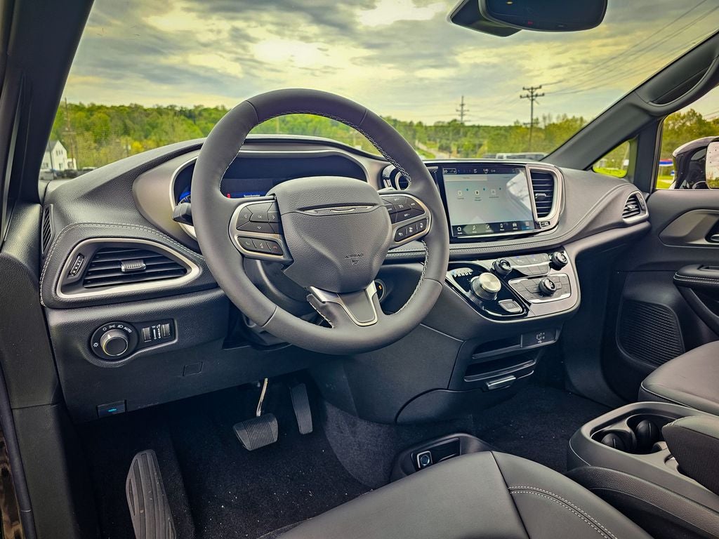 2027 Chrysler Pacifica PACIFICA SELECT
