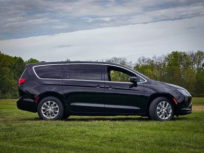2027 Chrysler Pacifica PACIFICA SELECT