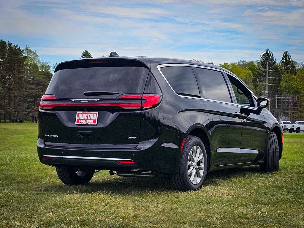 2027 Chrysler Pacifica PACIFICA SELECT