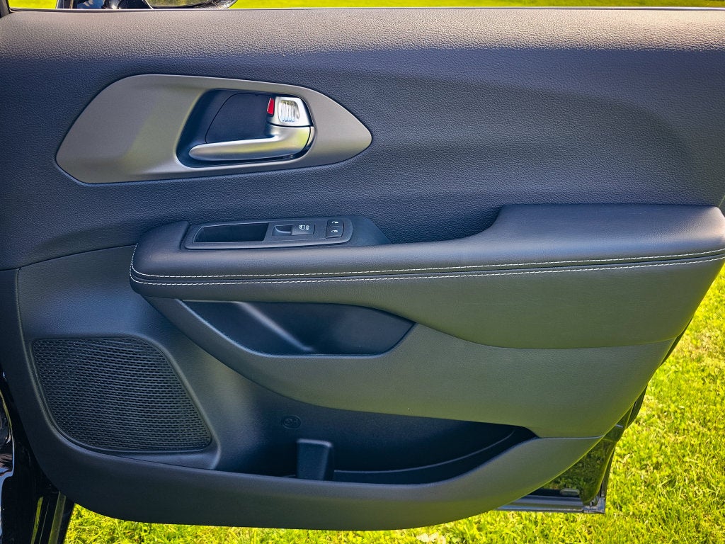 2027 Chrysler Pacifica PACIFICA SELECT