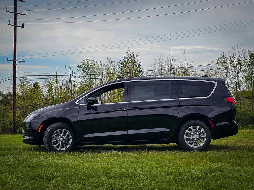 2027 Chrysler Pacifica PACIFICA SELECT