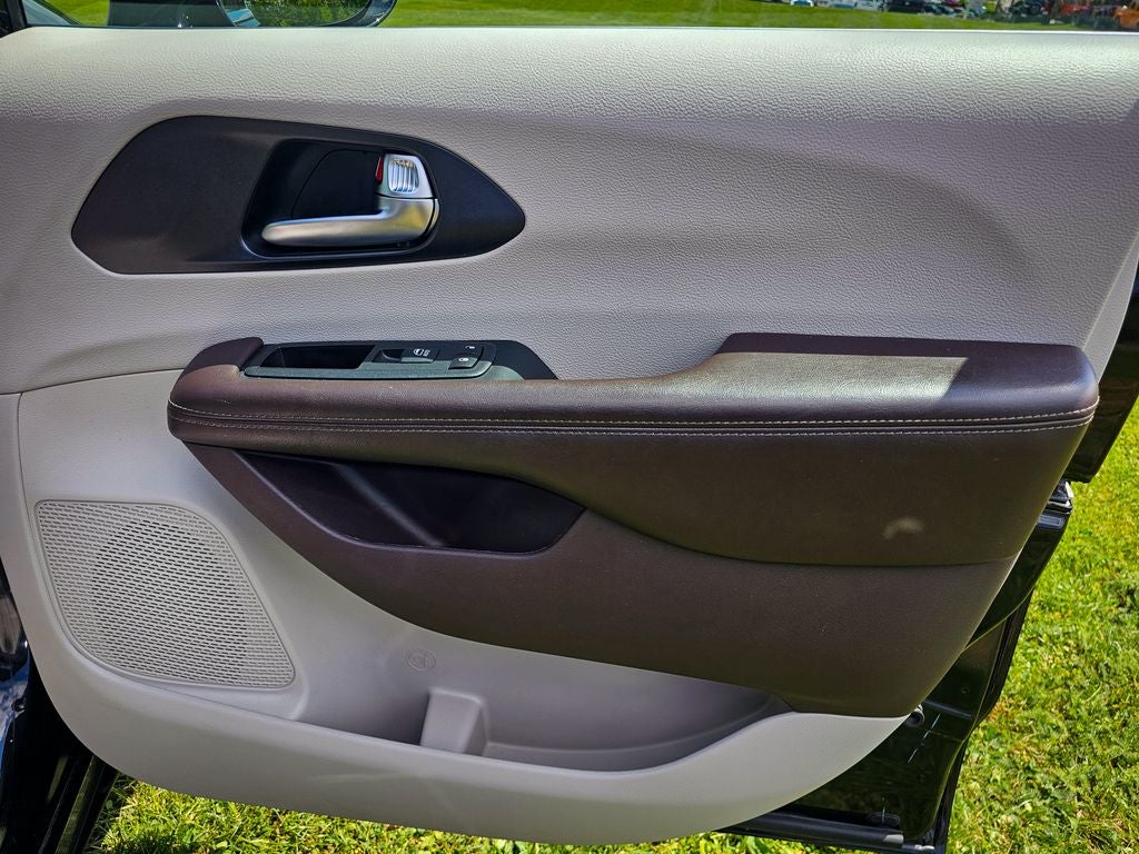 2020 Chrysler Pacifica Touring L Plus