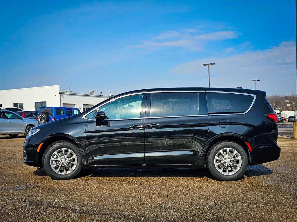 2026 Chrysler Pacifica PACIFICA SELECT AWD