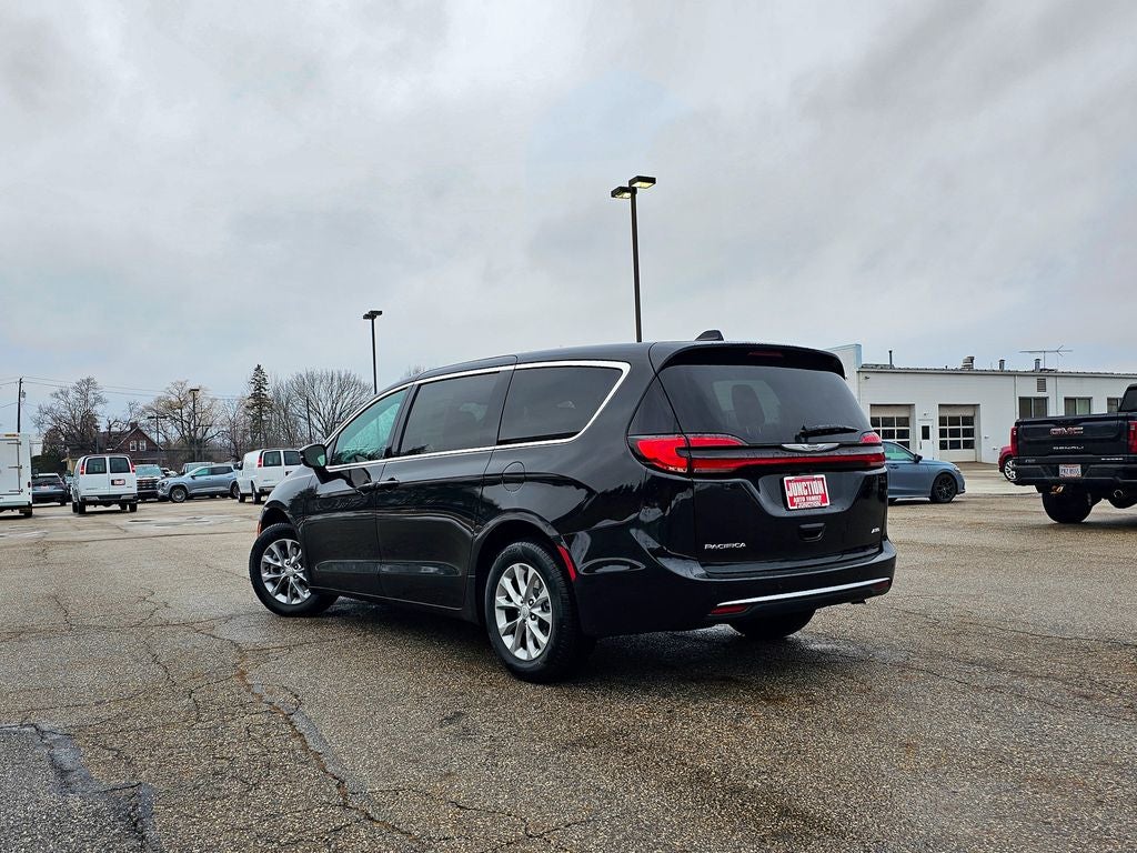 2026 Chrysler Pacifica PACIFICA SELECT AWD