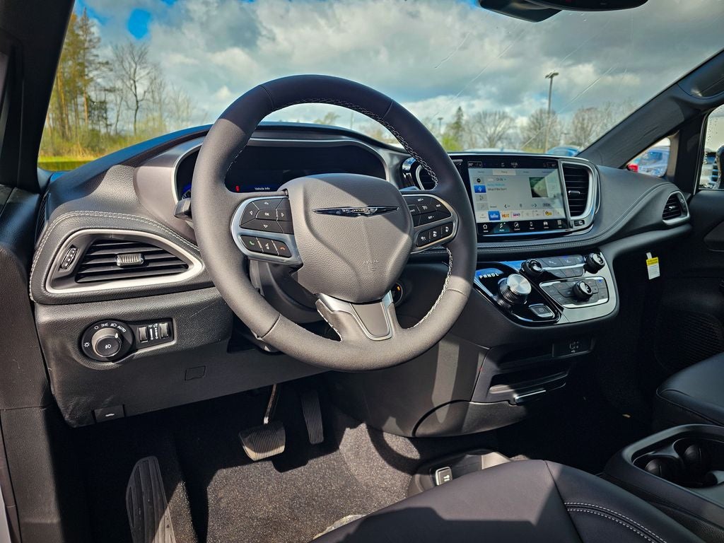 2026 Chrysler Pacifica PACIFICA SELECT AWD