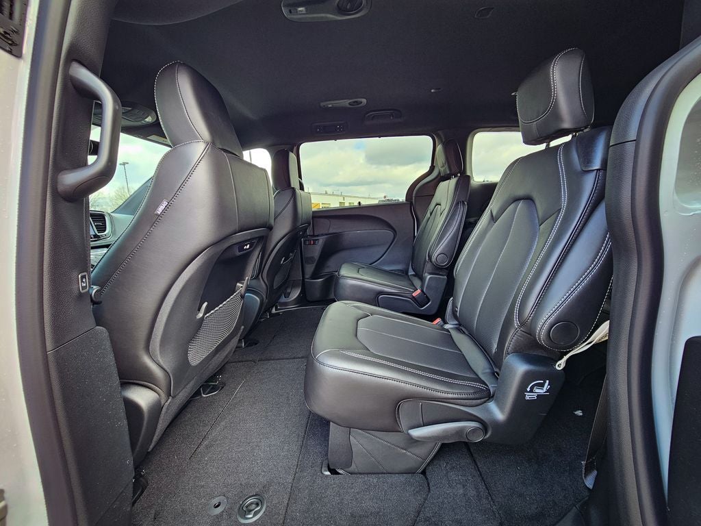 2026 Chrysler Pacifica PACIFICA SELECT AWD