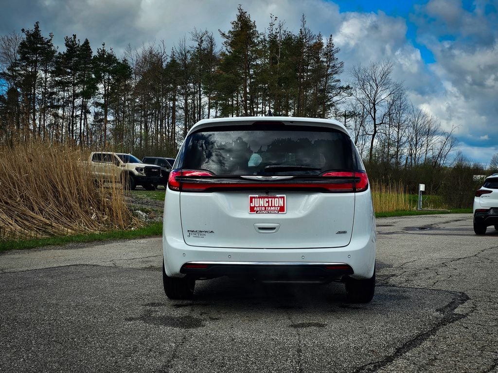 2026 Chrysler Pacifica PACIFICA SELECT AWD