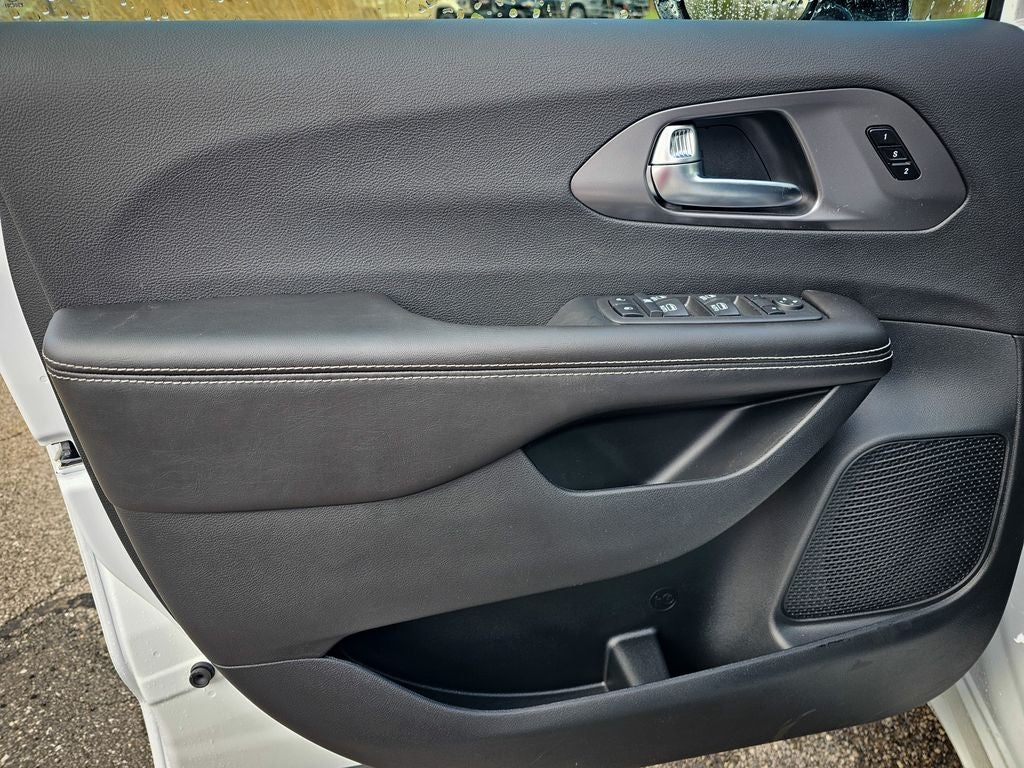 2026 Chrysler Pacifica PACIFICA SELECT AWD