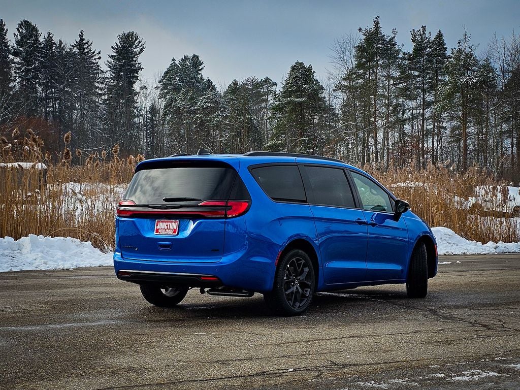 2026 Chrysler Pacifica PACIFICA SELECT AWD