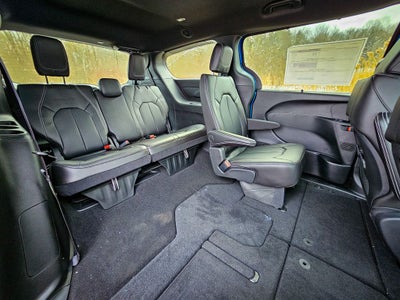 2026 Chrysler Pacifica PACIFICA SELECT AWD