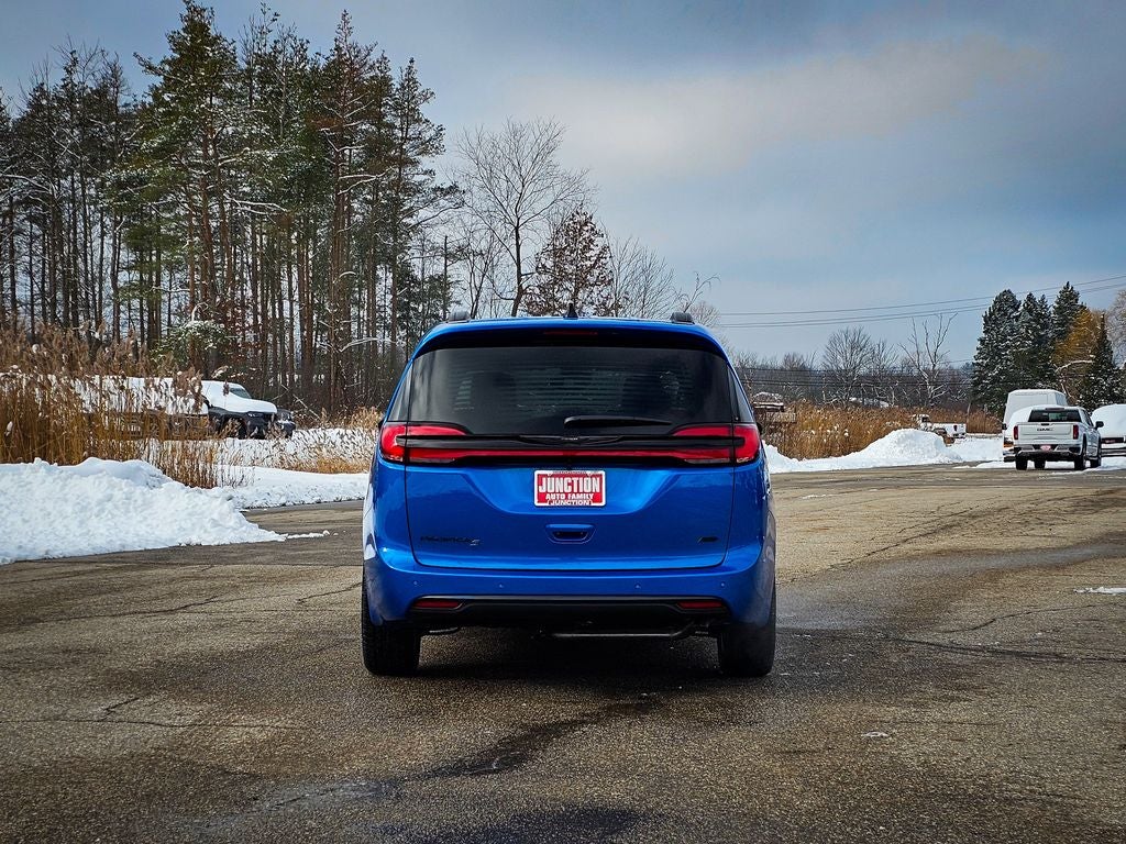 2026 Chrysler Pacifica PACIFICA SELECT AWD
