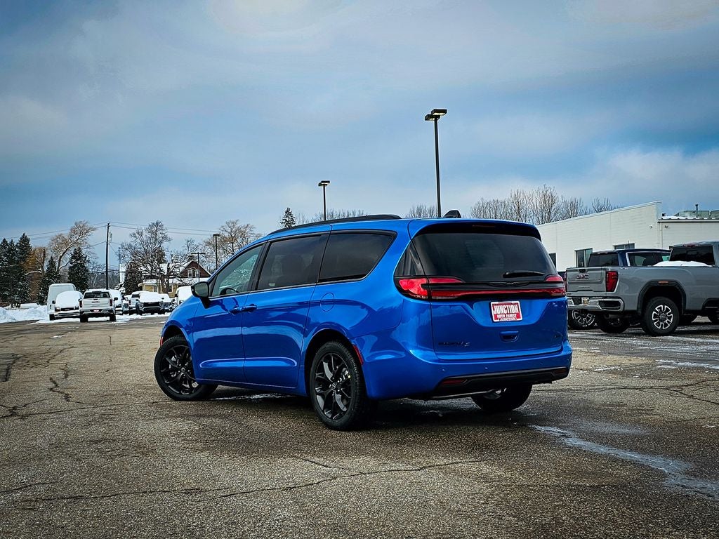 2026 Chrysler Pacifica PACIFICA SELECT AWD