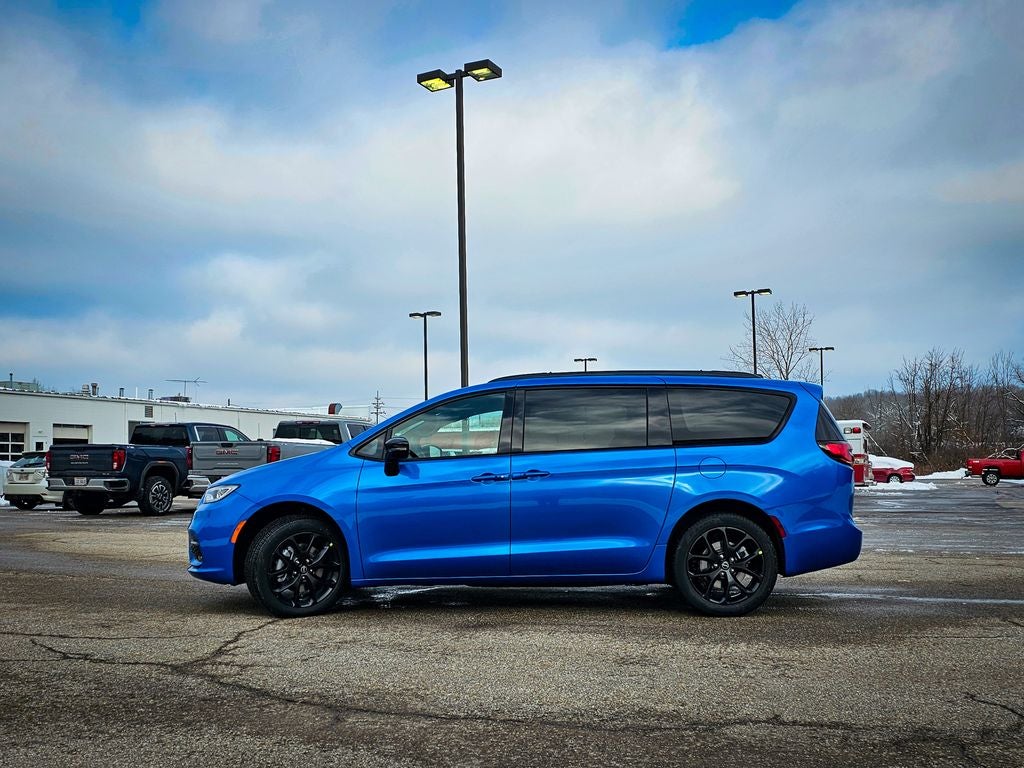 2026 Chrysler Pacifica PACIFICA SELECT AWD