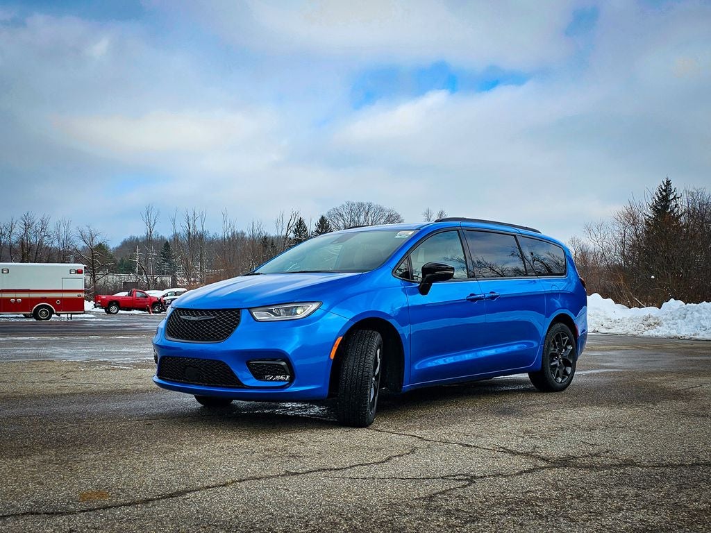 2026 Chrysler Pacifica PACIFICA SELECT AWD