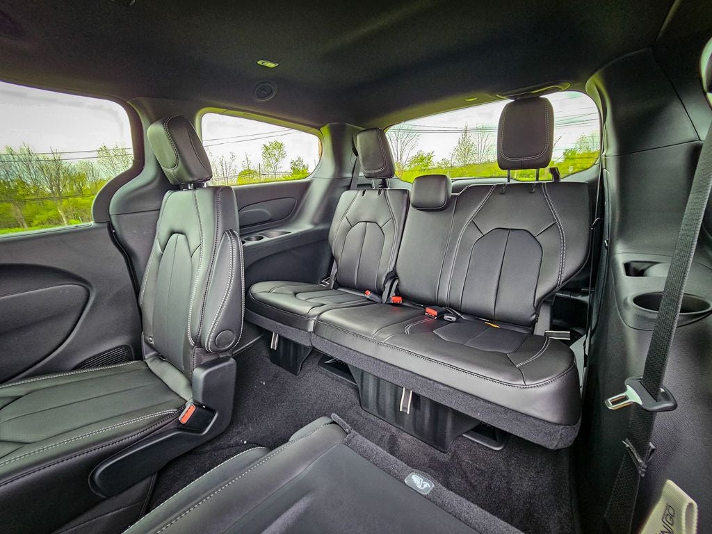 2027 Chrysler Pacifica PACIFICA SELECT AWD