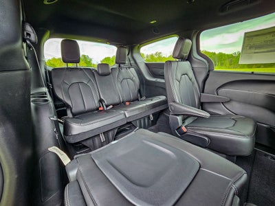 2027 Chrysler Pacifica PACIFICA SELECT AWD