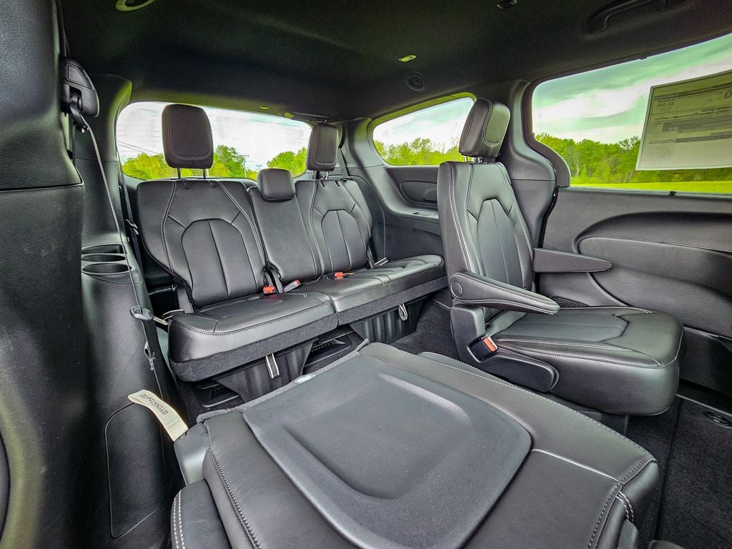 2027 Chrysler Pacifica PACIFICA SELECT AWD