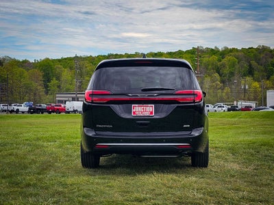 2027 Chrysler Pacifica PACIFICA SELECT AWD