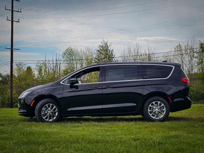 2027 Chrysler Pacifica PACIFICA SELECT AWD