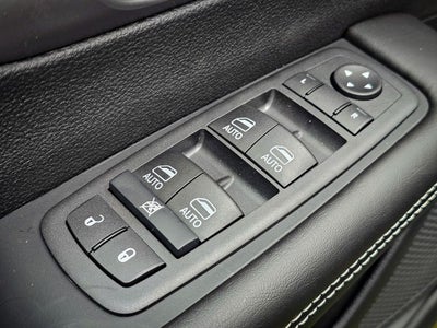2027 Chrysler Pacifica PACIFICA SELECT AWD