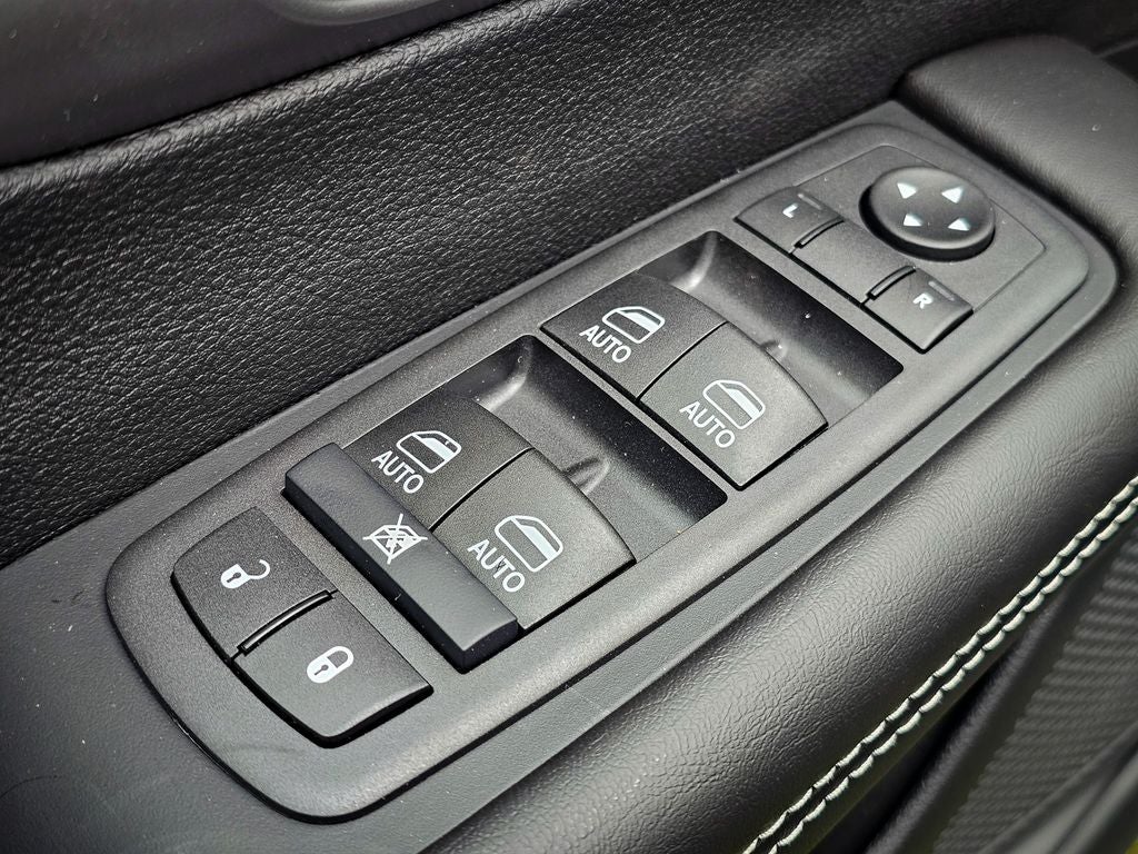 2027 Chrysler Pacifica PACIFICA SELECT AWD