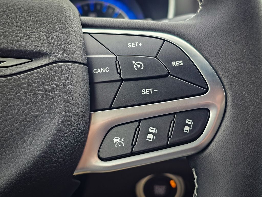 2027 Chrysler Pacifica PACIFICA SELECT AWD