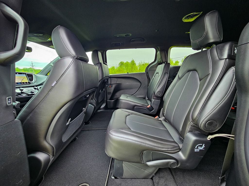 2027 Chrysler Pacifica PACIFICA SELECT AWD