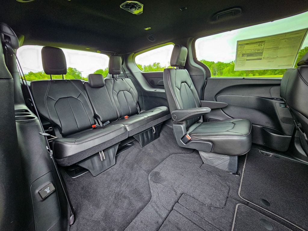 2027 Chrysler Pacifica PACIFICA SELECT AWD