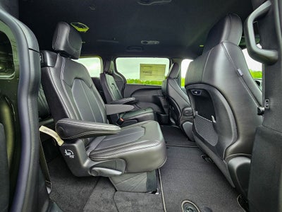 2027 Chrysler Pacifica PACIFICA SELECT AWD