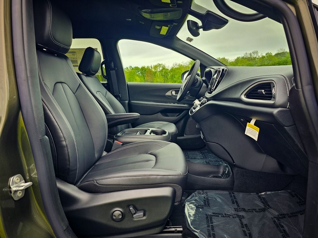 2027 Chrysler Pacifica PACIFICA SELECT AWD