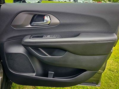 2027 Chrysler Pacifica PACIFICA SELECT AWD