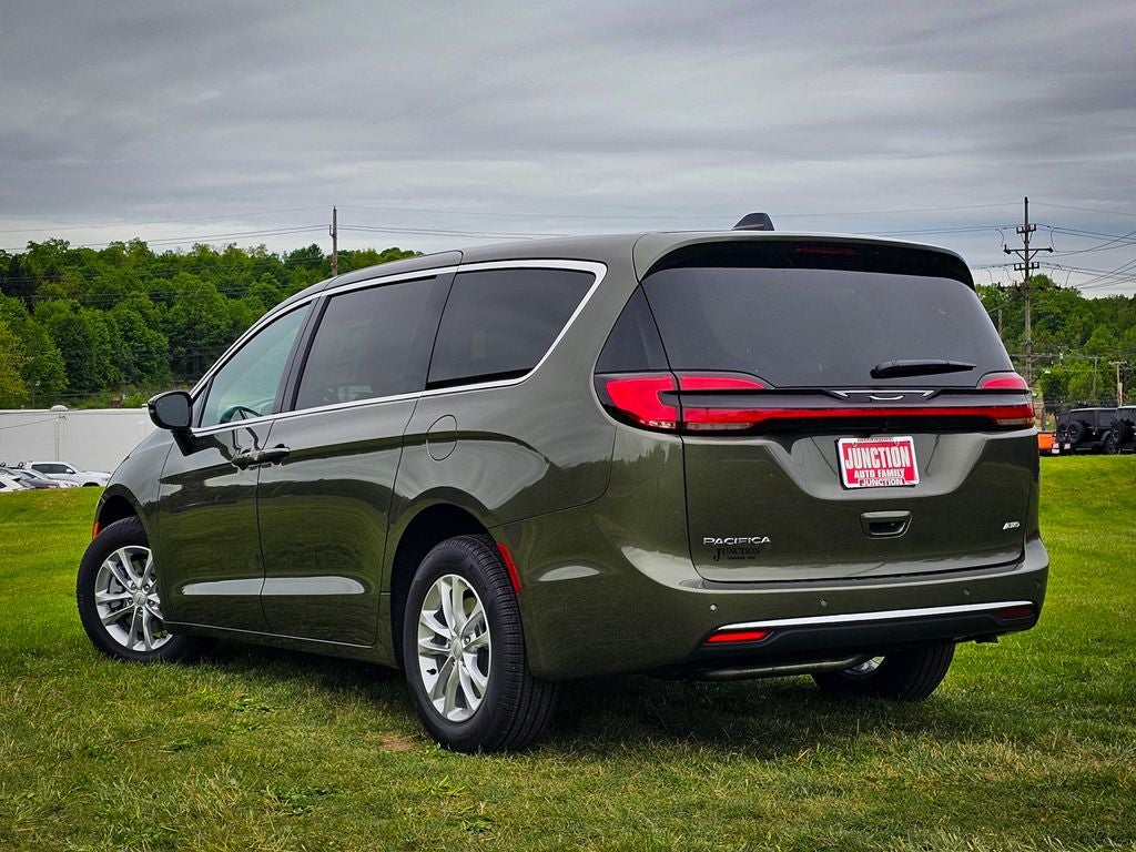 2027 Chrysler Pacifica PACIFICA SELECT AWD