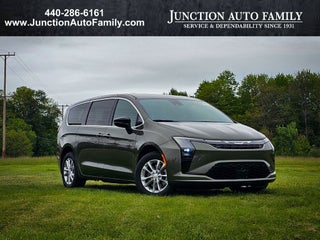 2027 Chrysler Pacifica PACIFICA SELECT AWD