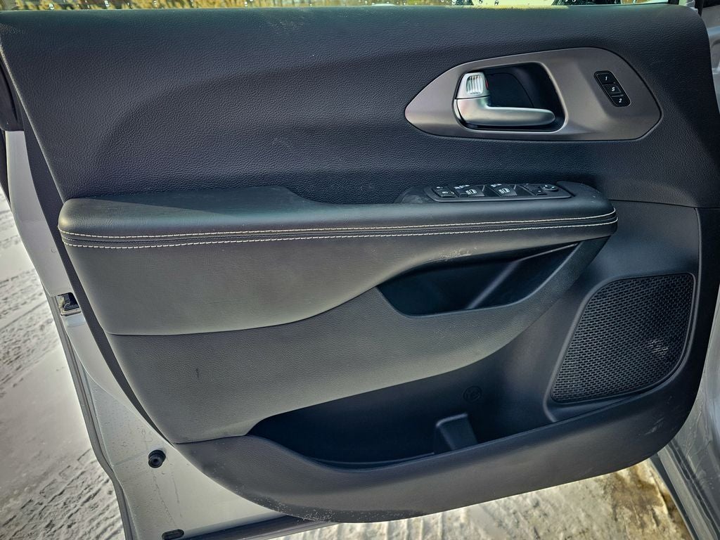 2026 Chrysler Pacifica PACIFICA SELECT AWD