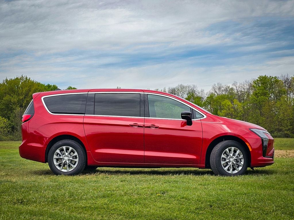 2027 Chrysler Pacifica PACIFICA SELECT AWD