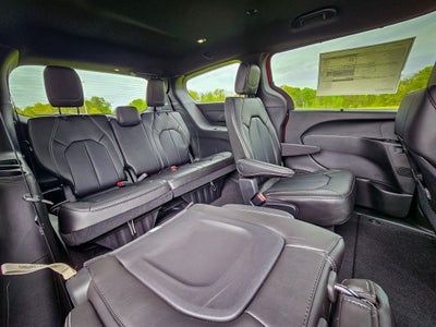 2027 Chrysler Pacifica PACIFICA SELECT AWD