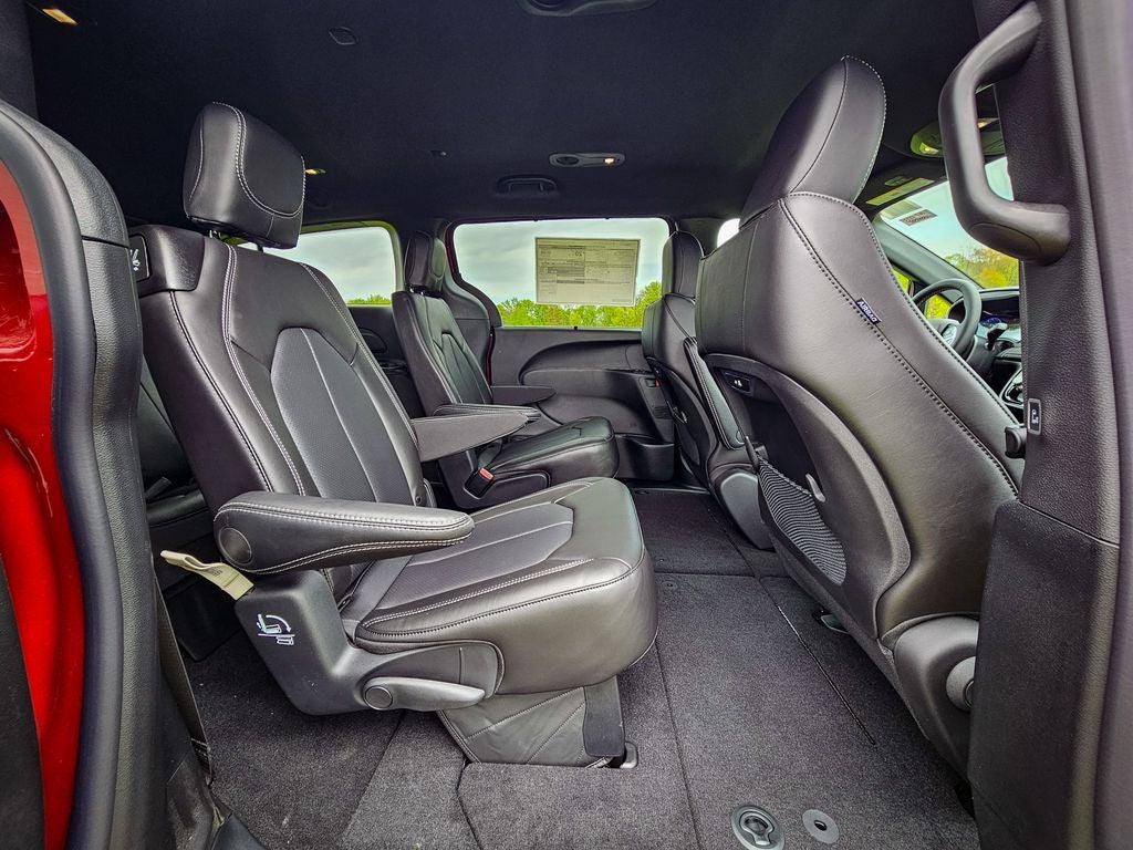 2027 Chrysler Pacifica PACIFICA SELECT AWD