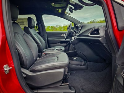 2027 Chrysler Pacifica PACIFICA SELECT AWD