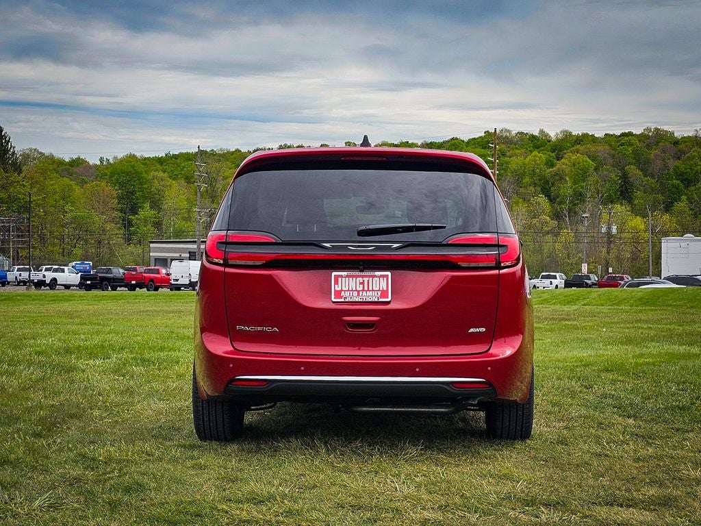2027 Chrysler Pacifica PACIFICA SELECT AWD