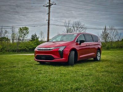 2027 Chrysler Pacifica PACIFICA SELECT AWD