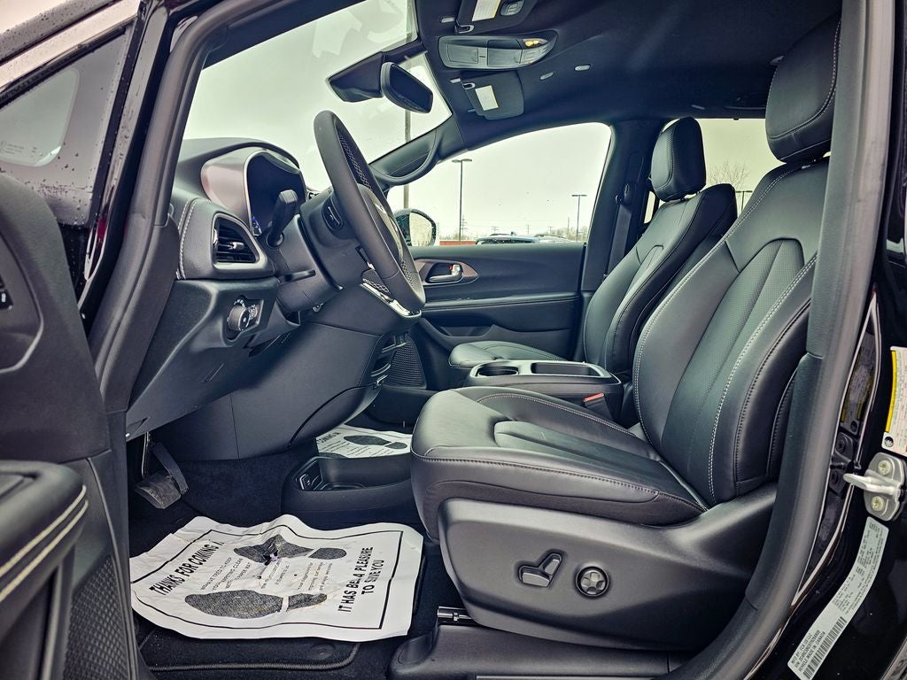 2026 Chrysler Pacifica PACIFICA SELECT AWD