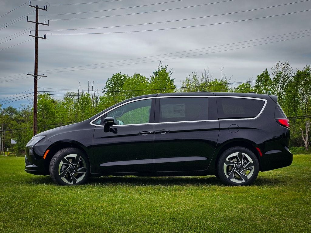 2027 Chrysler Pacifica PACIFICA LIMITED AWD