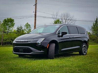 2027 Chrysler Pacifica PACIFICA LIMITED AWD