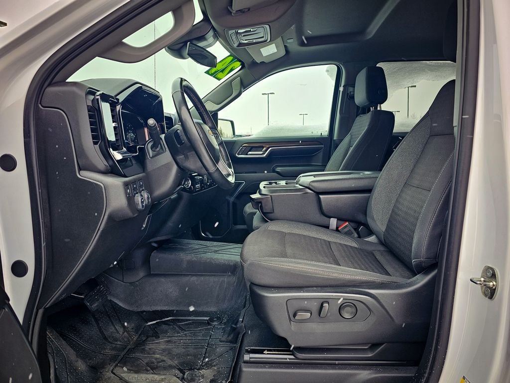 2024 Chevrolet Silverado 1500 4WD Crew Cab Short Bed LT