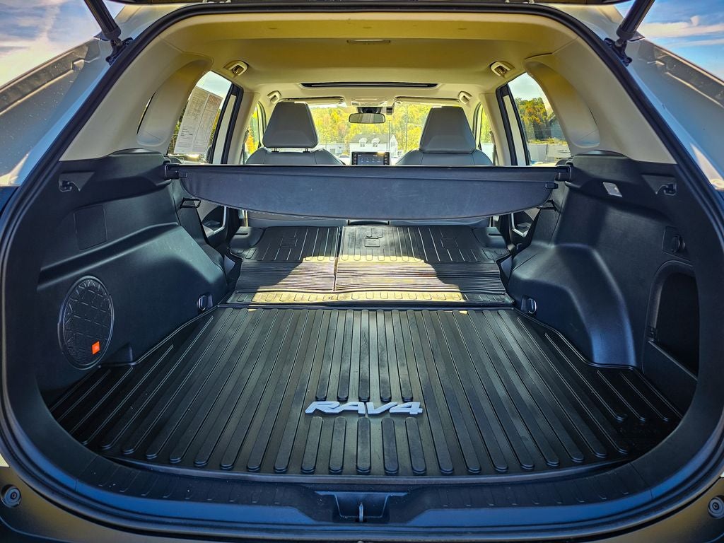 2021 Toyota RAV4 Hybrid XLE Premium