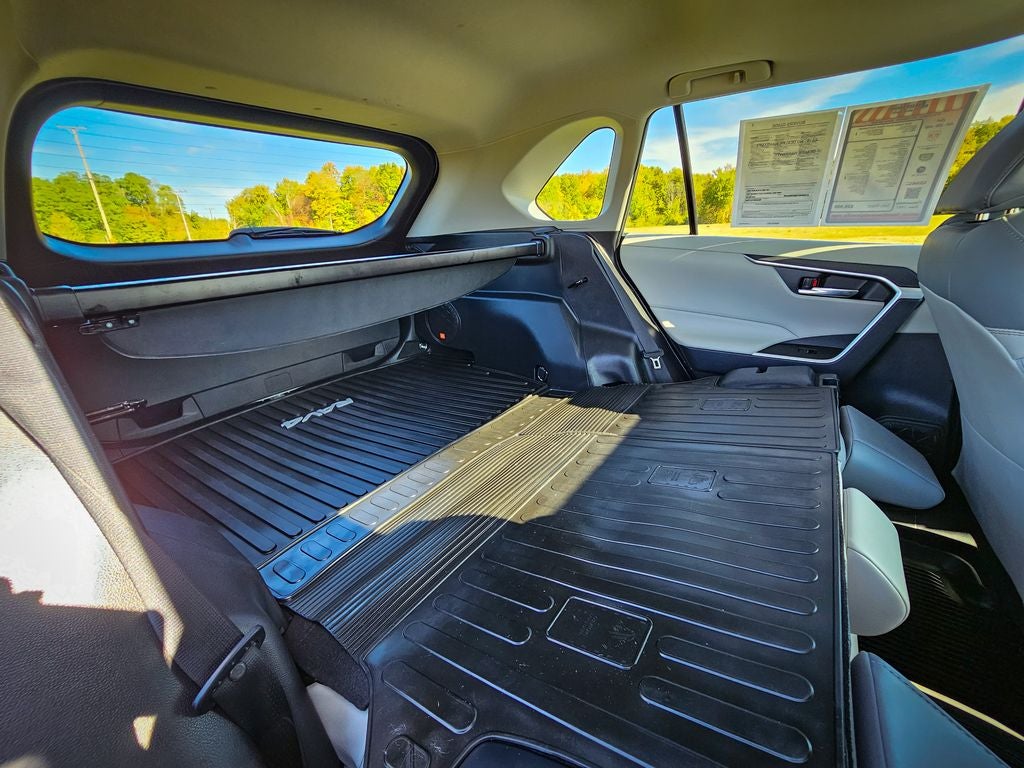 2021 Toyota RAV4 Hybrid XLE Premium