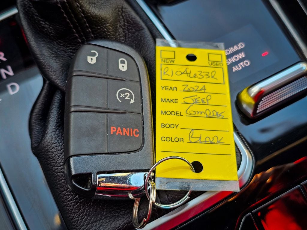 2024 Jeep Compass Latitude Lux FWD