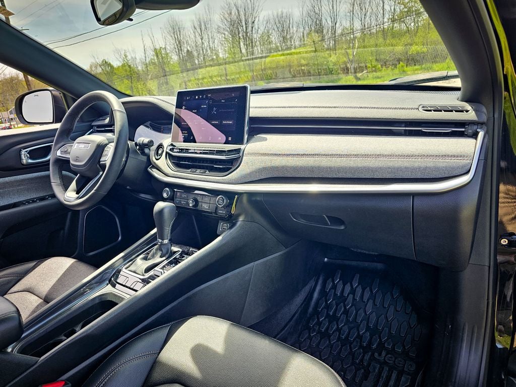 2024 Jeep Compass Latitude Lux FWD