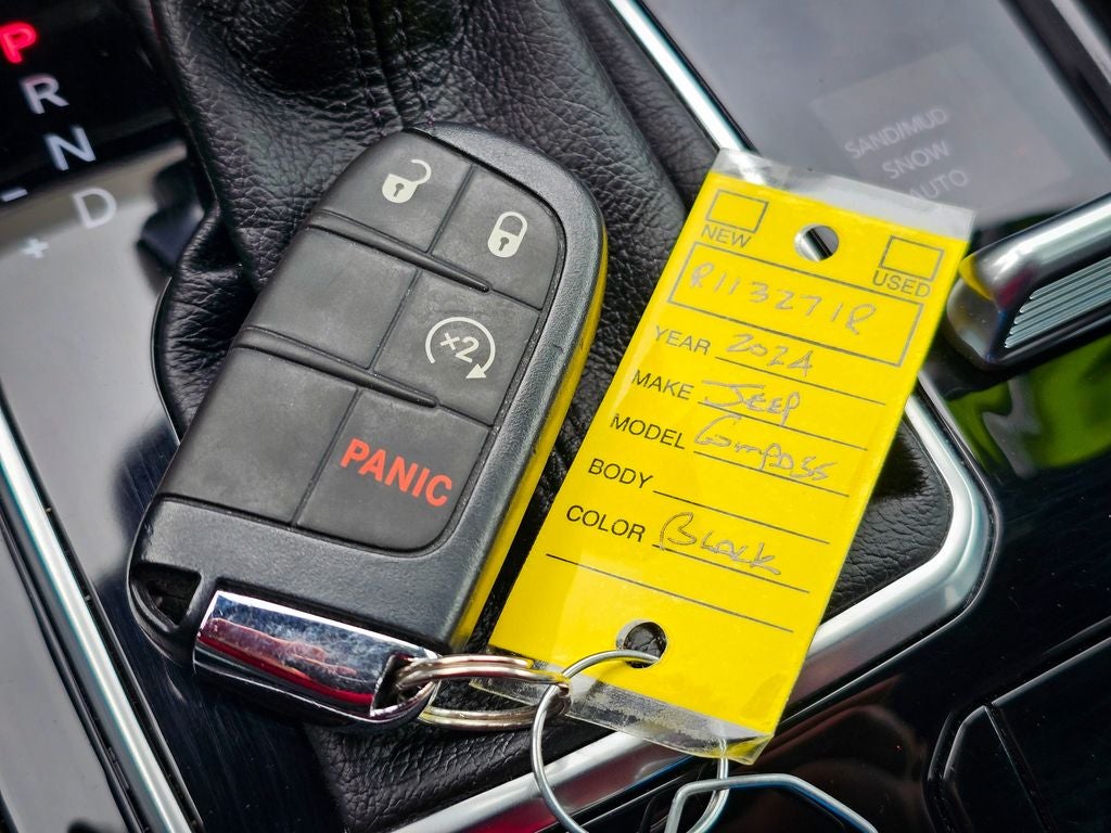 2024 Jeep Compass Latitude Lux FWD