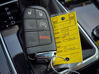 2024 Jeep Compass Latitude Lux FWD